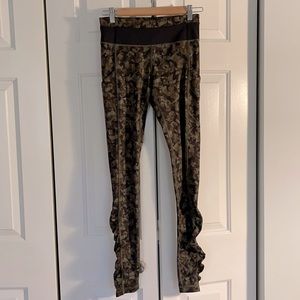 Excellent condition lululemon pants!